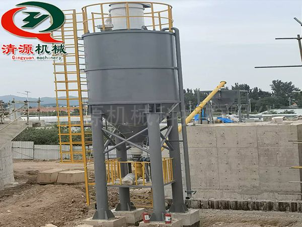 湖北黃岡客戶石灰料倉安裝